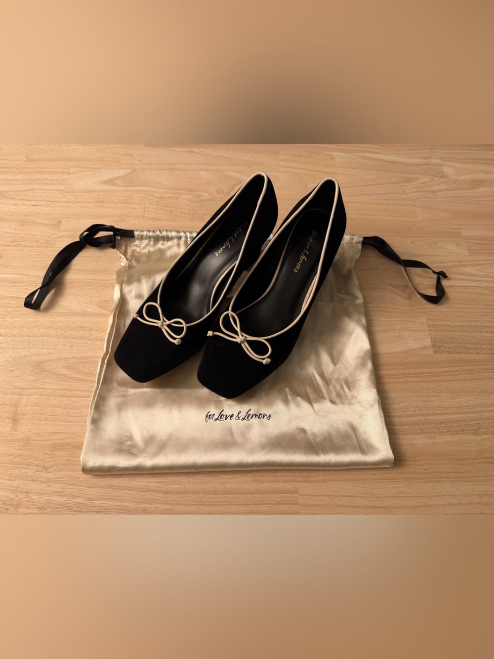 Black Suede Block Heel Pumps with Bow Contrast Trim